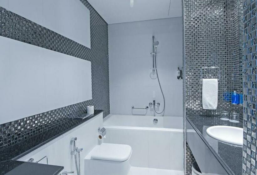 Номер Клуб, Signature 1 Hotel Tecom