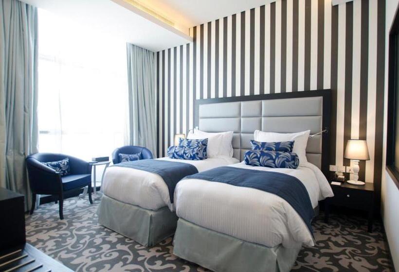 Номер Клуб, Signature 1 Hotel Tecom