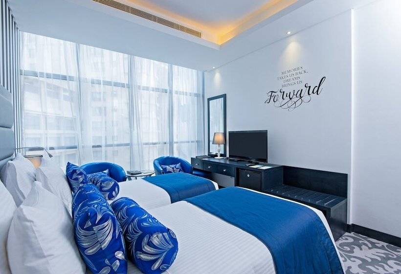 Номер Клуб, Signature 1 Hotel Tecom