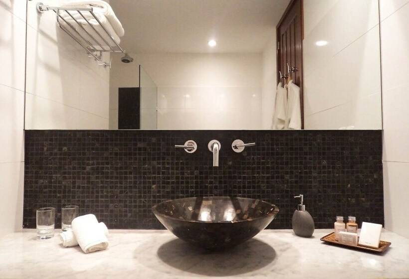 جناح, La Solana Boutique