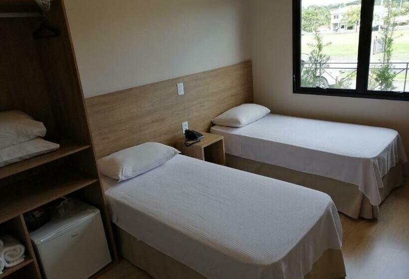 이코노미 룸, Residence Jaguary