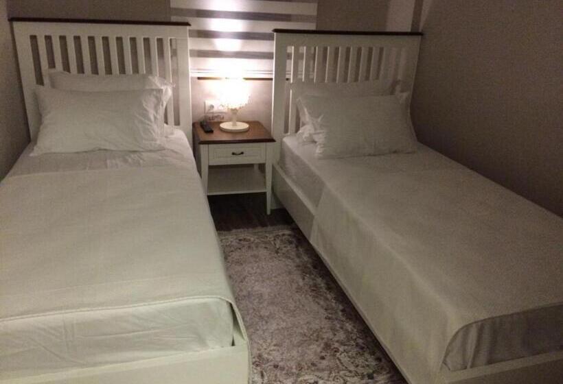 اتاق خانوادگی با چشم‌انداز جانبی دریا, Focamor Otel