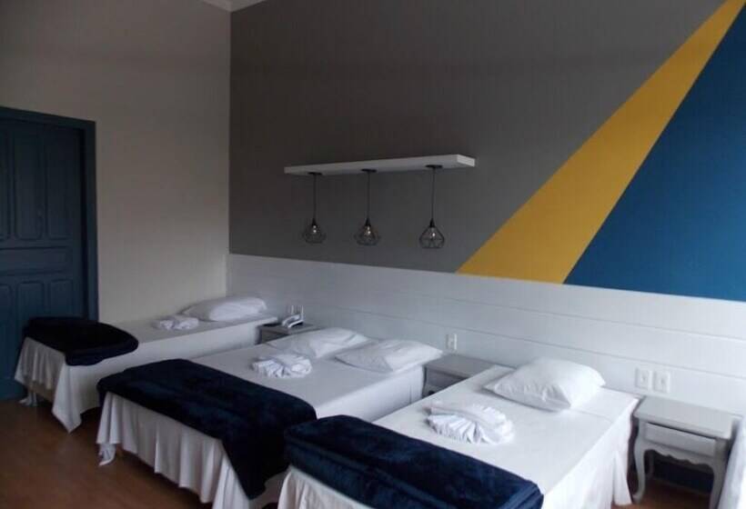 Четырехместный Номер Стандарт, Mova Hotel D Oeste   Localizado Em Frente A Praça Principal Da Cidade, Na área Central   Pé Na Praça