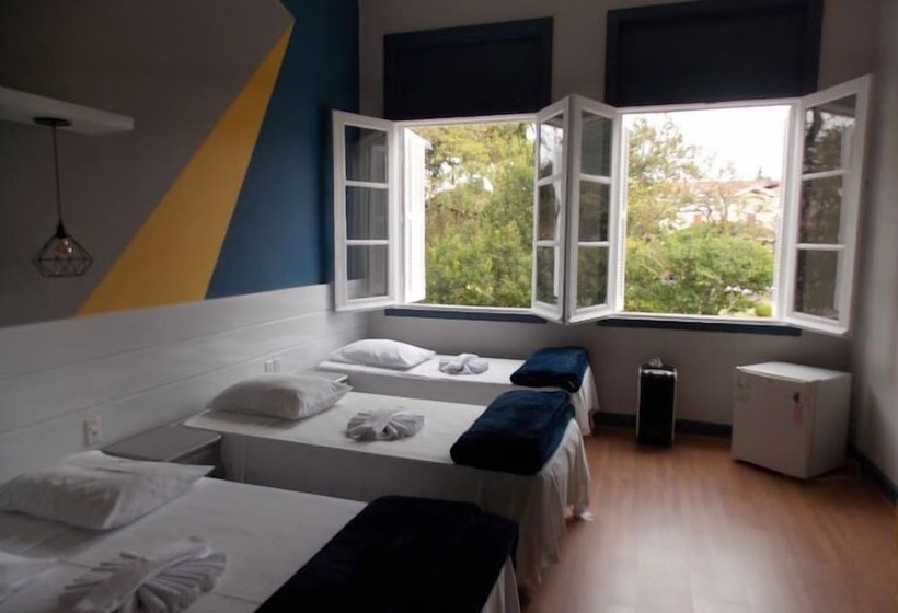 Четырехместный Номер Стандарт, Mova Hotel D Oeste   Localizado Em Frente A Praça Principal Da Cidade, Na área Central   Pé Na Praça
