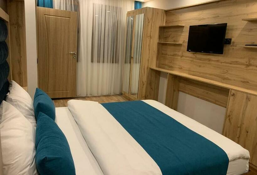 디럭스 룸, Danis Motel