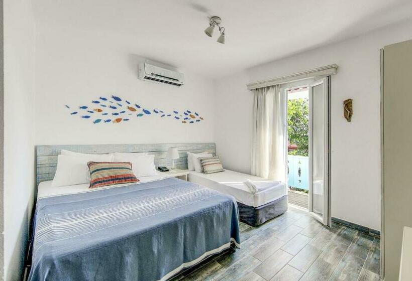 Номер Стандарт Трехместный, Kefi Beach & Suites