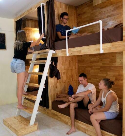 ルームシェアのワンベッド, Coco Khao Sok Hostel