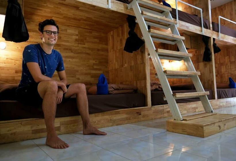 ルームシェアのワンベッド, Coco Khao Sok Hostel