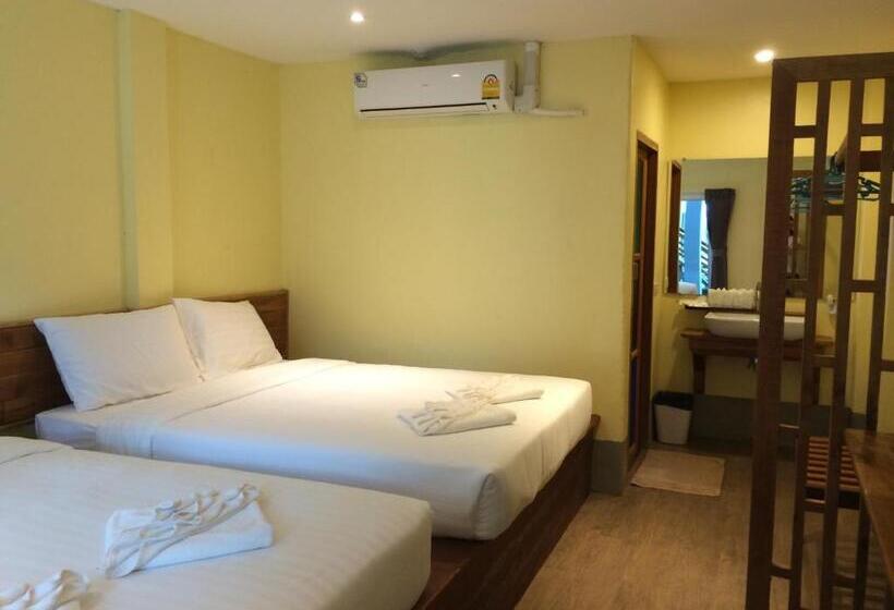 Семейный Номер, Apple Beachfront Resort
