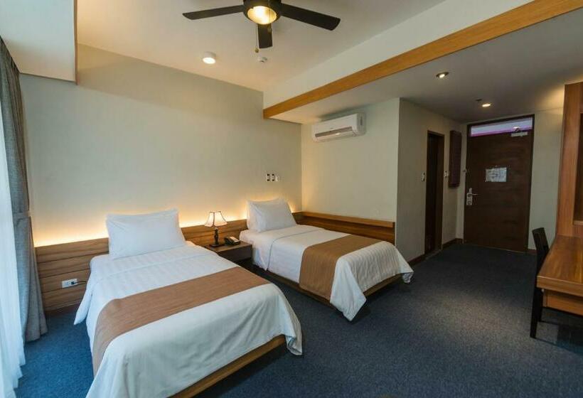 Номер Superior, Grand Sierra Pines Baguio