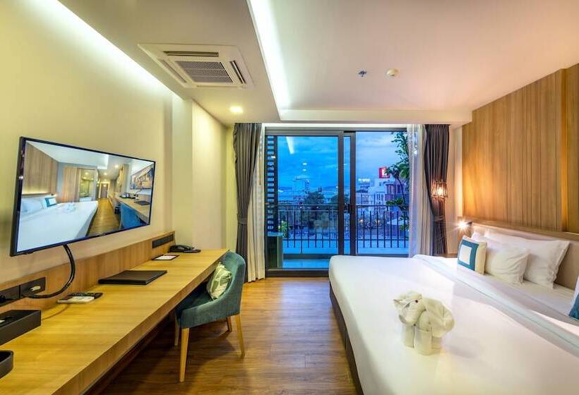 اتاق لوکس با چشم‌انداز استخر, Plaai Prime Hotel Rayong Sha Extra Plus
