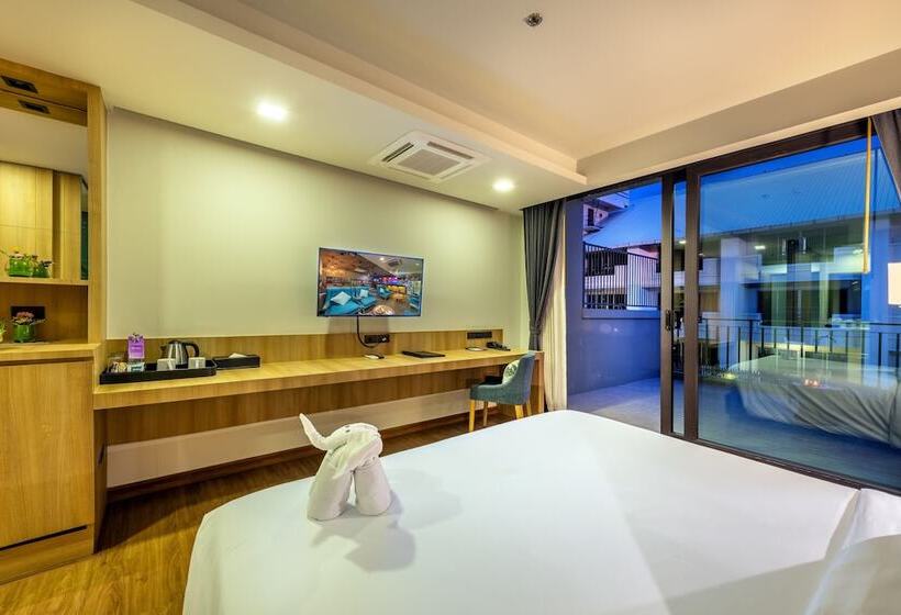 استودیو استاندارد با چشم‌انداز استخر, Plaai Prime Hotel Rayong Sha Extra Plus