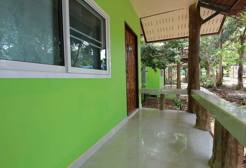 Бунгало Superior, Koh Phayam Greentawan Resort