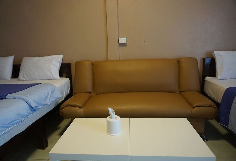 غرفة قياسية ثلاثية, Ann Hostel