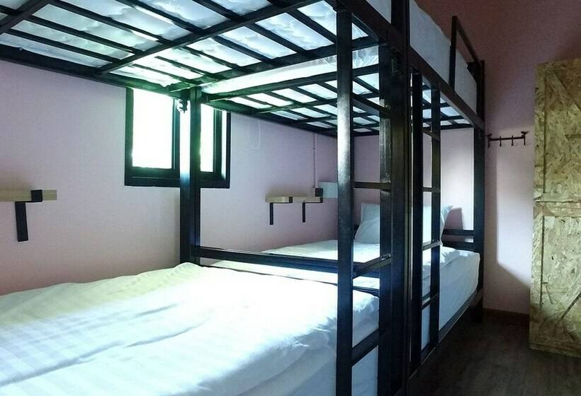공동 객실, Doolay Beachfront Hostel