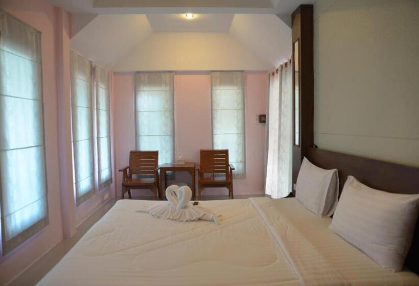 اتاق استاندارد چهار تخته, Chanpraya Resort