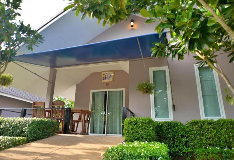 اتاق استاندارد چهار تخته, Chanpraya Resort