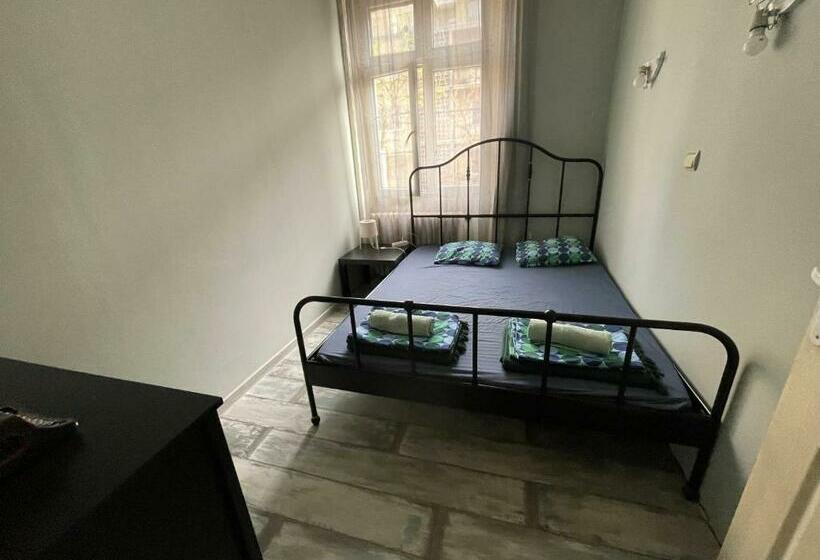 이코노미 룸, Habitat Hostel