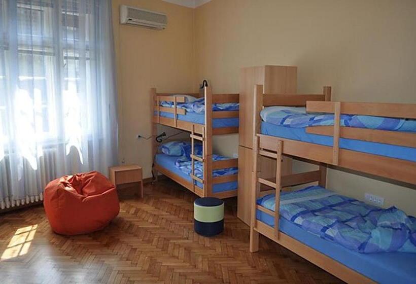 공동 객실, Habitat Hostel