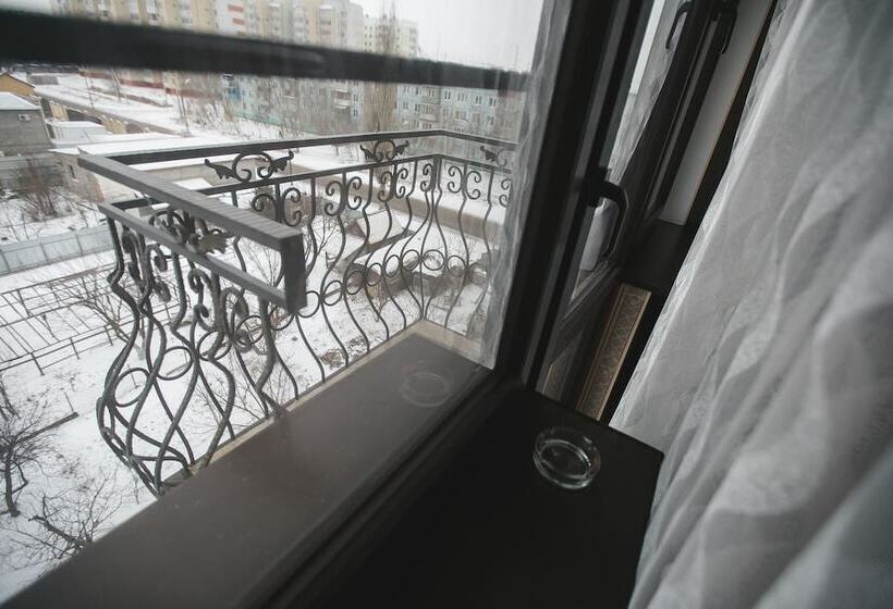 Люкс, Kavkazskaya Plennitsa