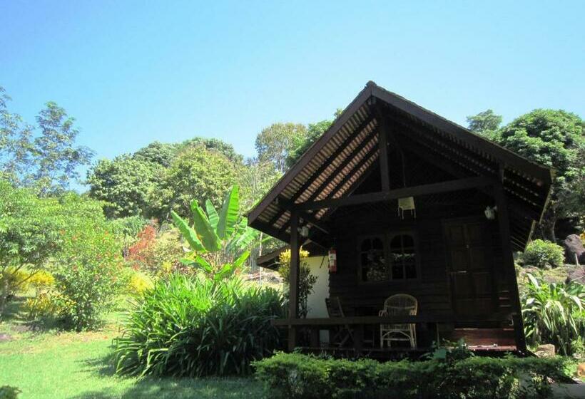 스탠다드 방갈로, Phanom Bencha Mountain Resort