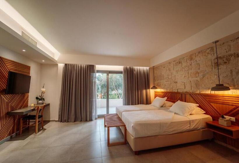Номер Superior Вид на Бассейн, Ostria Resort & Spa
