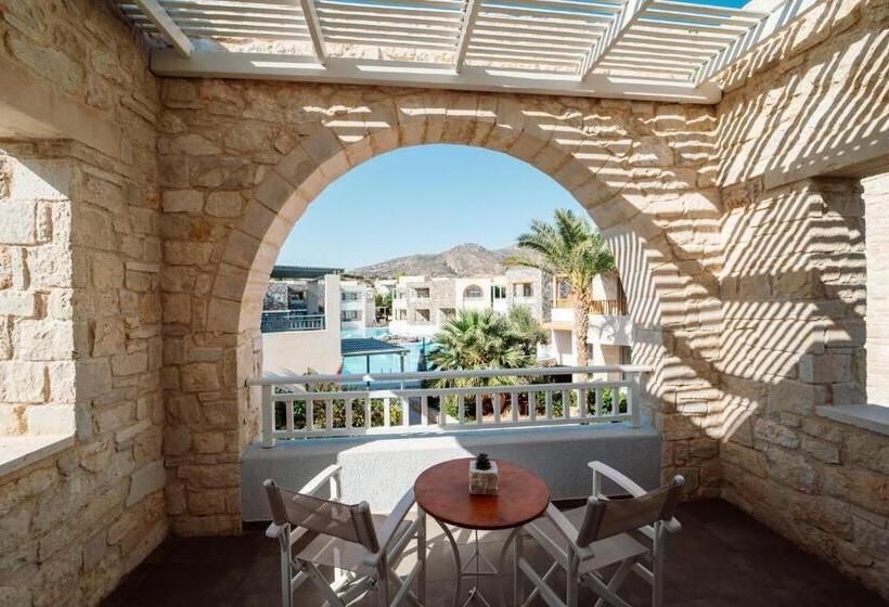 Полулюкс Вид на Бассейн, Ostria Resort & Spa