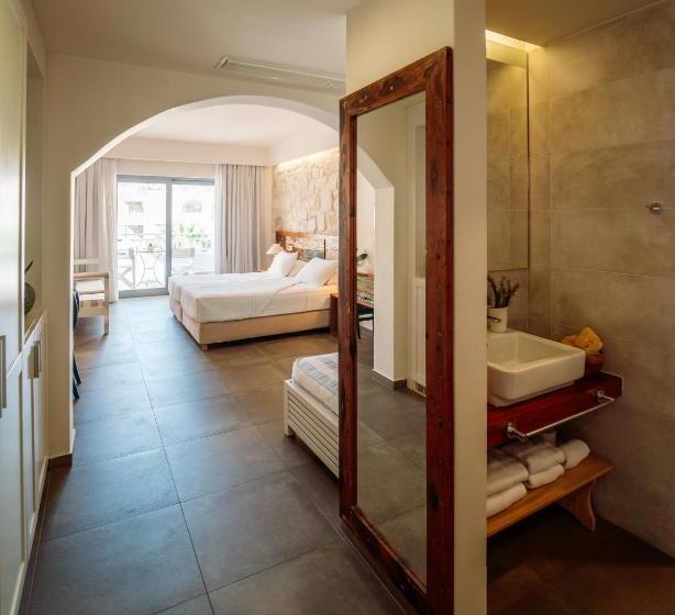 Номер Superior Вид на Бассейн, Ostria Resort & Spa