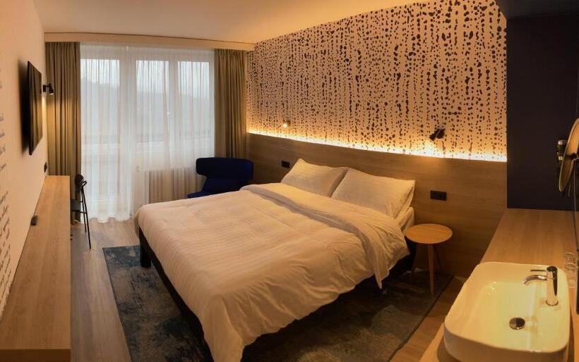 اتاق لوکس با بالکن, Ibis Styles Relax Roznov Pod Radhostem