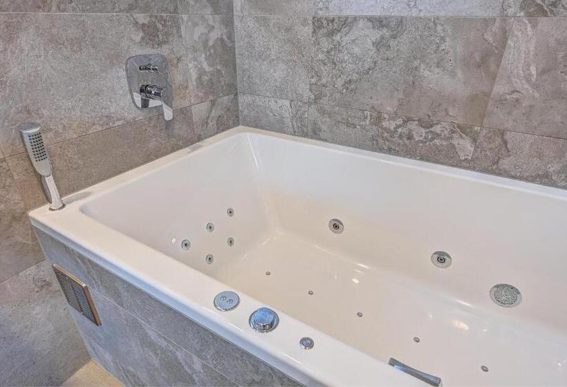 سوئیت با وان آب گرم, Wellness Hotel Fénix