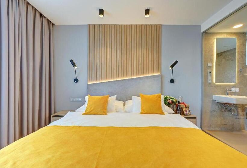 سوئیت با وان آب گرم, Wellness Hotel Fénix