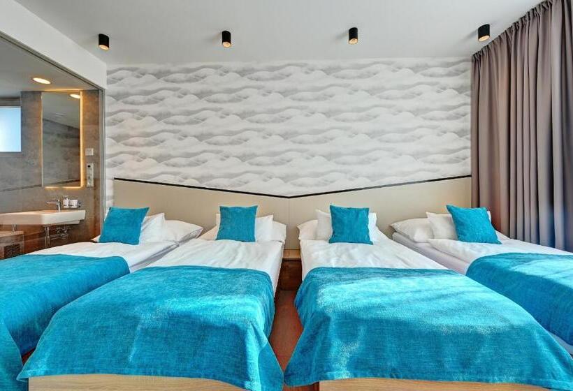 سوئیت با وان آب گرم, Wellness Hotel Fénix