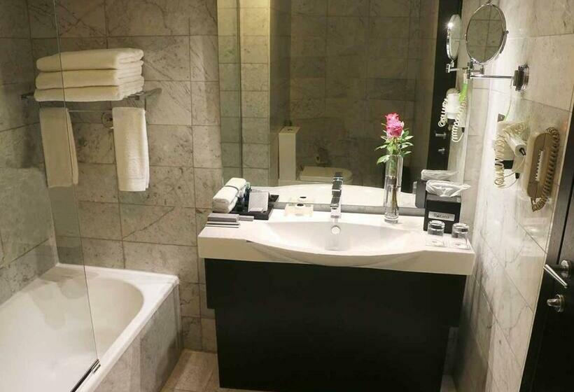 اتاق استاندارد با تخت بزرگ, Babylon Rotana