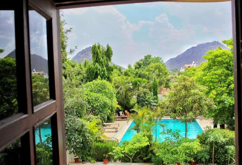 اتاق لوکس, Green Park Resort
