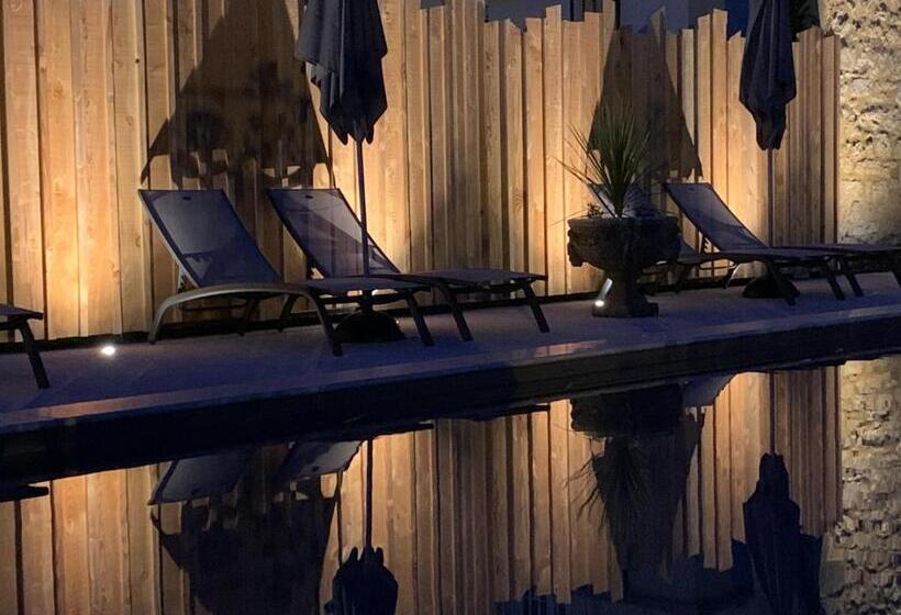 اتاق استاندارد با چشم‌انداز کوهستان, La Villa Du 15   Chambres Indépendantes & Autonomes Du Restaurant La Maison   Clim Et Piscine Chauff
