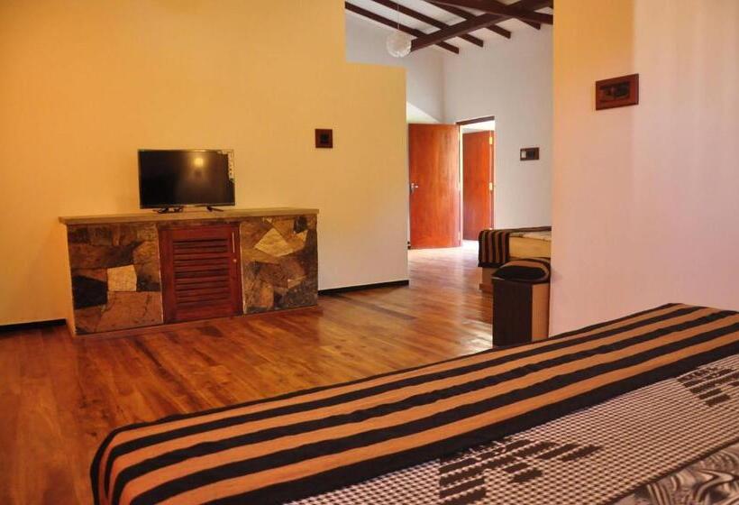 Семейный Номер Deluxe, Asantha Guest House