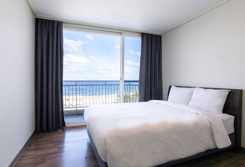 Королевский Люкс, Kensington Resort Seorak Beach