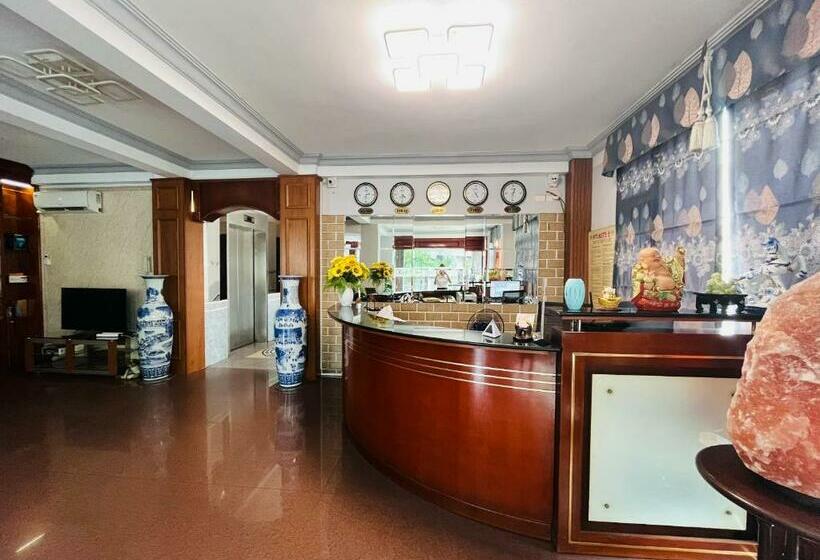 Standard Room, Myti