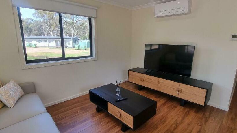 패밀리 스위트, Wedderburn Caravan Park