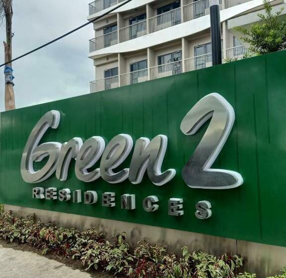 Студио Стандарт Вид на Бассейн, Suzi S Place @ Green 2 Residences Free Wi Fi & Netflix
