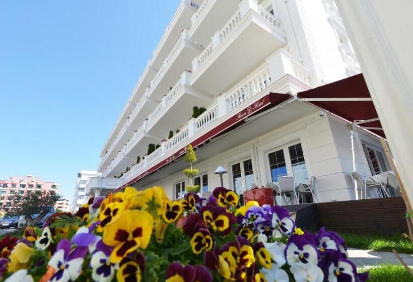 带阳台的三人标准间, Flower Hotels & Resorts