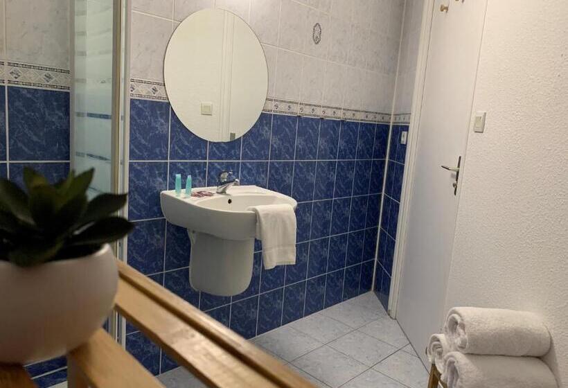 Апартаменты 1 Спальня Вид на Сад, Hôtel Heod   Binic   Saint Quay Portrieux