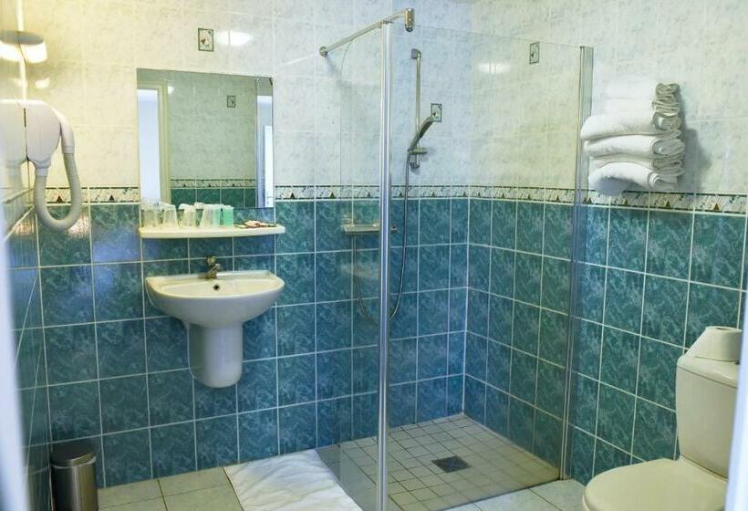 Номер Стандарт Вид на Сад, Hôtel Heod   Binic   Saint Quay Portrieux