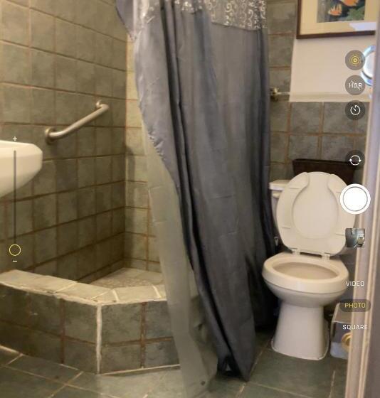 اتاق لوکس, Macaw Guest House