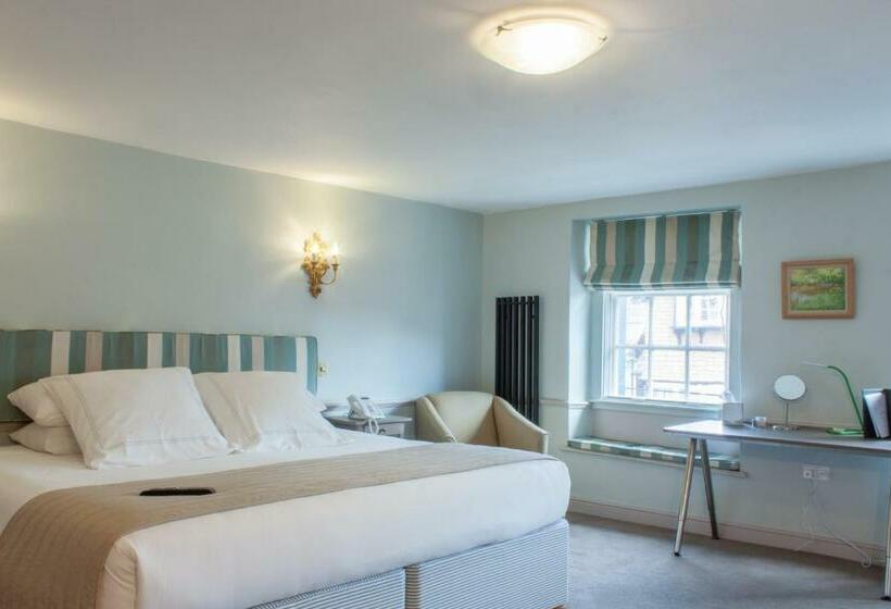 Семейный Номер, The Salutation Inn