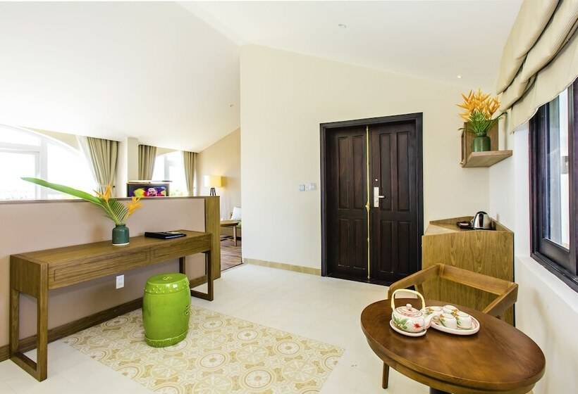 مجموعه ویستا شهر, Lasenta Boutique Hotel Hoian