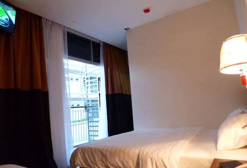 Номер Стандарт, 9 Square Hotel   Bangi