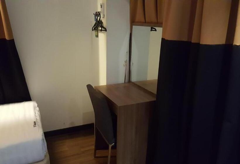 Трехместный Номер Deluxe, 9 Square Hotel   Bangi