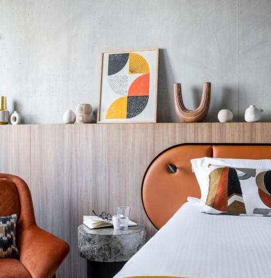 اتاق لوکس با تراس, Pullman Lyon