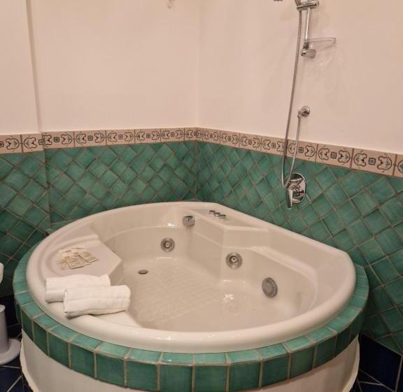 Номер Deluxe Вид на Море с Балконом, Holiday Double
